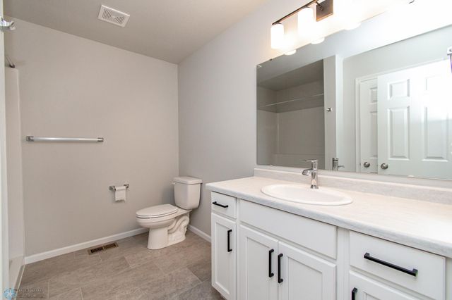 1449 68th Avenue S, Fargo, ND 58104