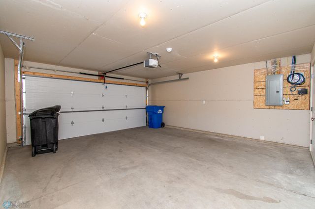1449 68th Avenue S, Fargo, ND 58104