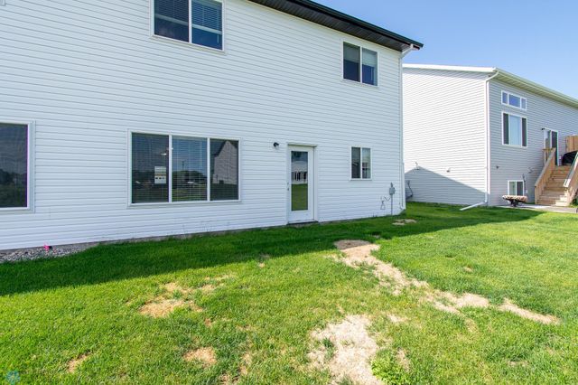 1449 68th Avenue S, Fargo, ND 58104