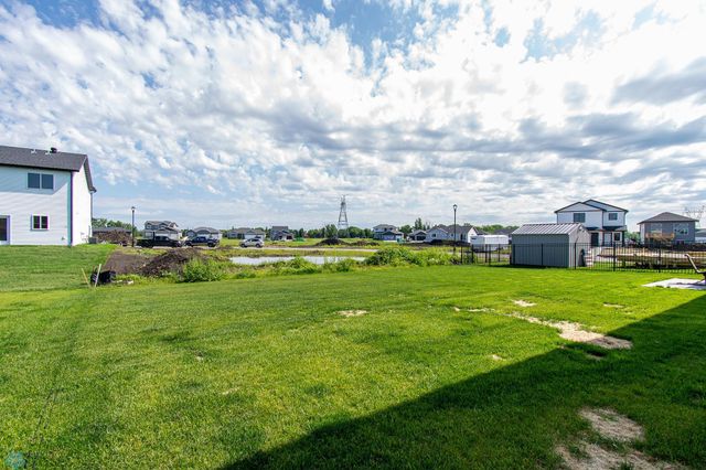 1449 68th Avenue S, Fargo, ND 58104