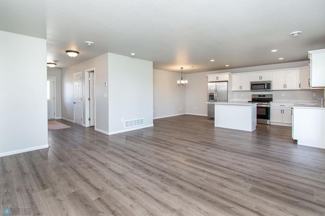 1449 68th Avenue S, Fargo, ND 58104