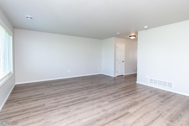 1449 68th Avenue S, Fargo, ND 58104