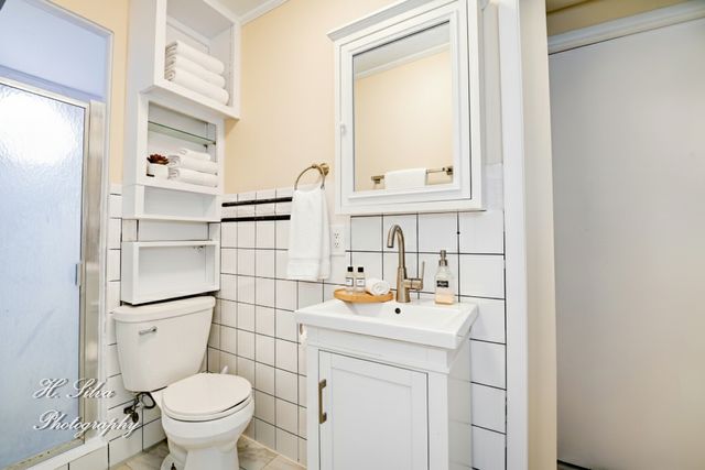 133 S Walkup Avenue, Crystal Lake, IL 60014