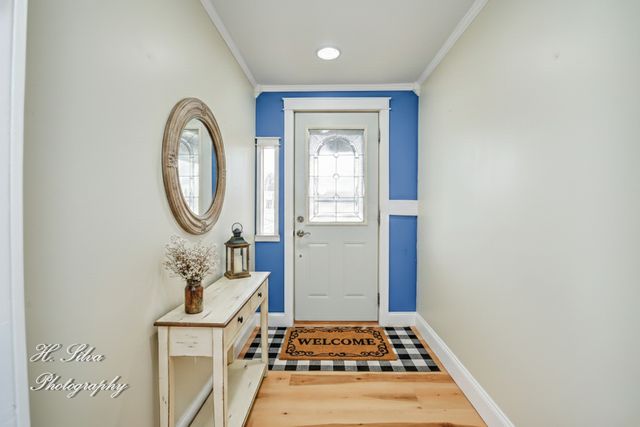 133 S Walkup Avenue, Crystal Lake, IL 60014