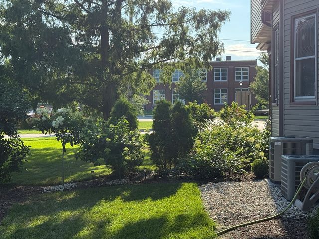 133 S Walkup Avenue, Crystal Lake, IL 60014