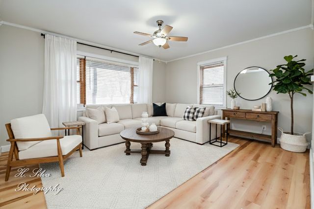 133 S Walkup Avenue, Crystal Lake, IL 60014