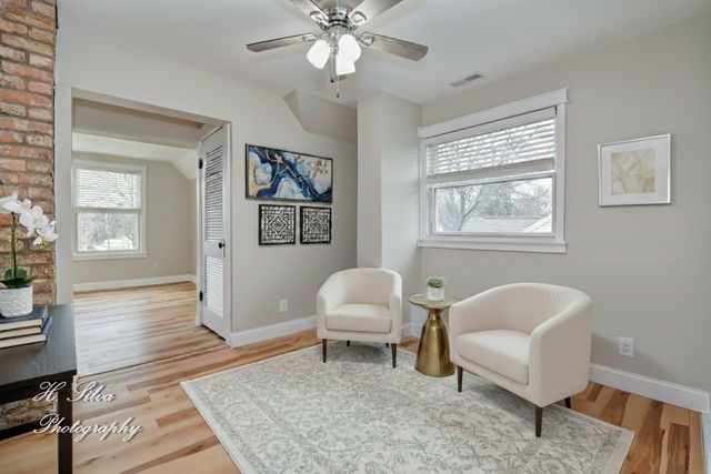 133 S Walkup Avenue, Crystal Lake, IL 60014