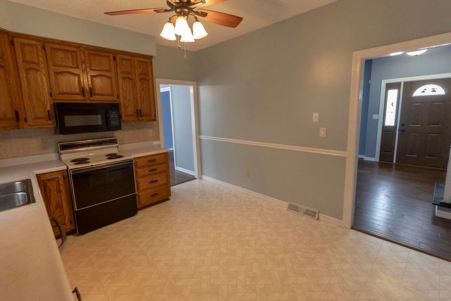 4500 W BRIDGEWOOD DR, Columbia, MO 65203