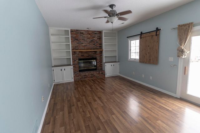 4500 W BRIDGEWOOD DR, Columbia, MO 65203