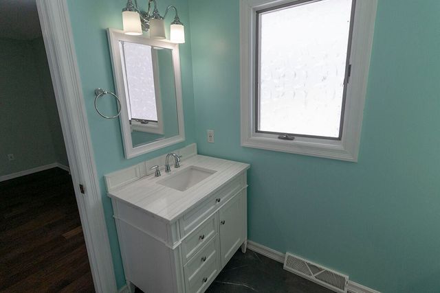 4500 W BRIDGEWOOD DR, Columbia, MO 65203