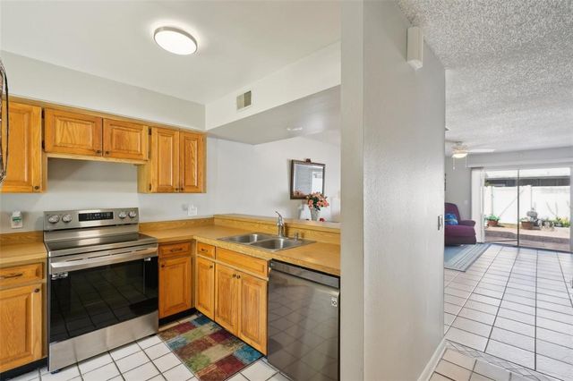 16143 RAMBLING VINE DRIVE E, Tampa, FL 33624