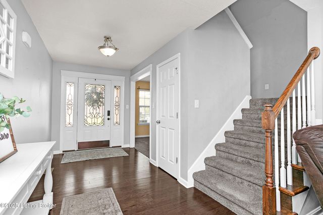 371 Persimmon Dr, Mt Washington, KY 40047