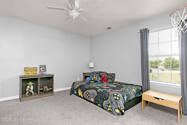 371 Persimmon Dr, Mt Washington, KY 40047