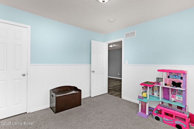 371 Persimmon Dr, Mt Washington, KY 40047