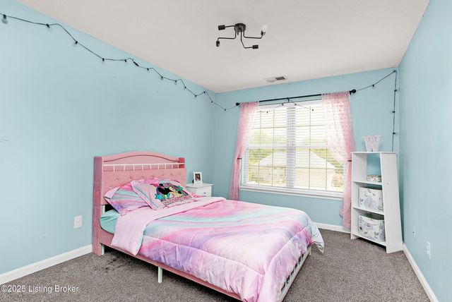 371 Persimmon Dr, Mt Washington, KY 40047