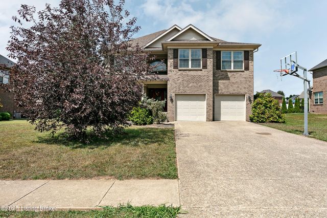 371 Persimmon Dr, Mt Washington, KY 40047