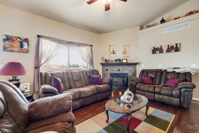 777 Woodleaf Dr, Pueblo West, CO 81007