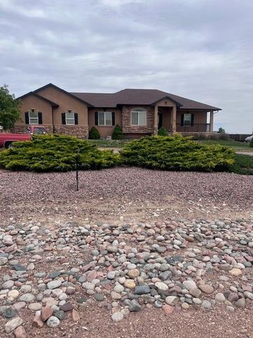 777 Woodleaf Dr, Pueblo West, CO 81007