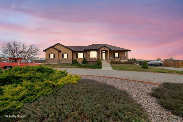 777 Woodleaf Dr, Pueblo West, CO 81007