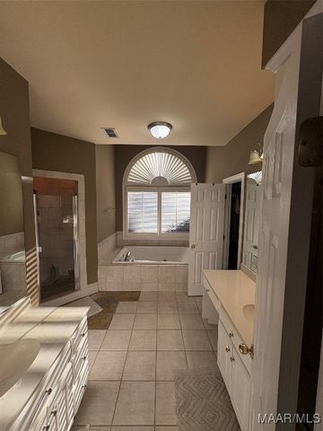 689 Towne Lake Drive, Montgomery, AL 36117