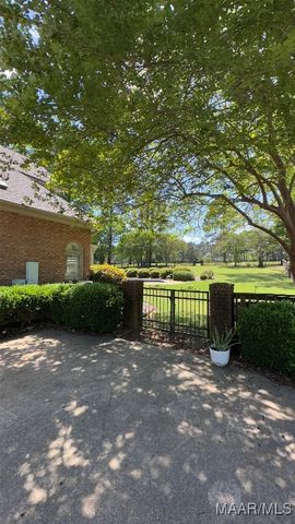 689 Towne Lake Drive, Montgomery, AL 36117