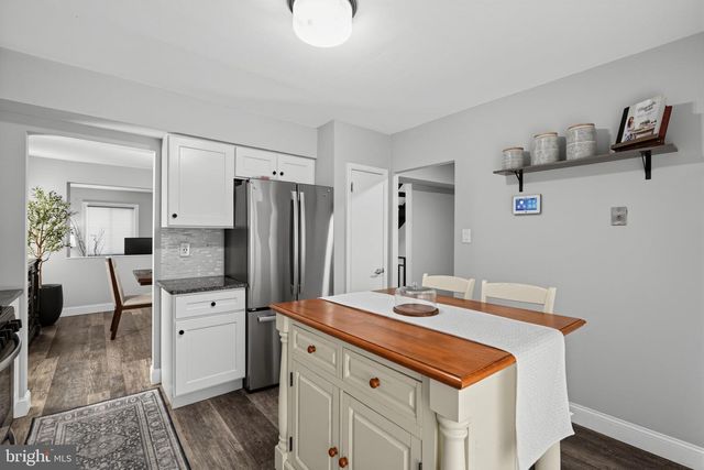 1 HONEY LOCUST CT, Blackwood, NJ 08012