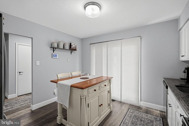1 HONEY LOCUST CT, Blackwood, NJ 08012