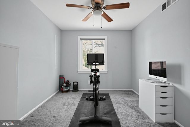 1 HONEY LOCUST CT, Blackwood, NJ 08012