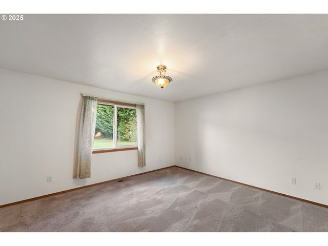 805 WILLOW St, Kelso, WA 98626