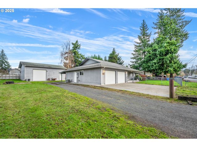 805 WILLOW St, Kelso, WA 98626