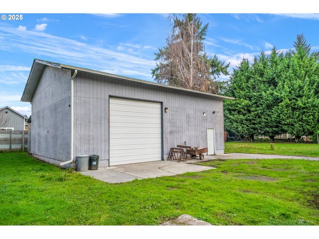 805 WILLOW St, Kelso, WA 98626