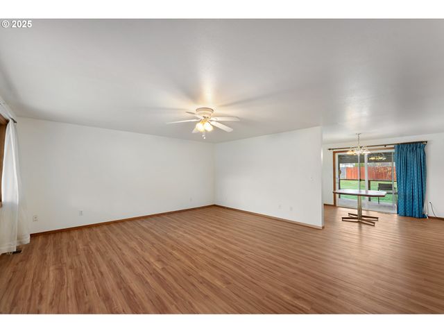 805 WILLOW St, Kelso, WA 98626