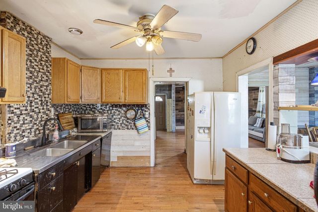 127 E CHURCH ST, Blackwood, NJ 08012