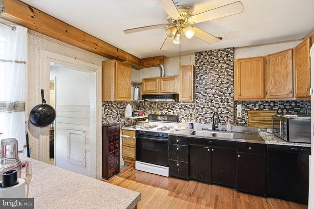 127 E CHURCH ST, Blackwood, NJ 08012