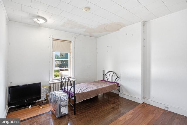 127 E CHURCH ST, Blackwood, NJ 08012