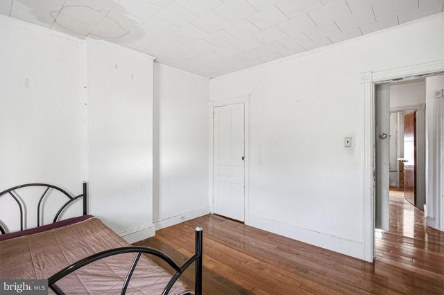 127 E CHURCH ST, Blackwood, NJ 08012