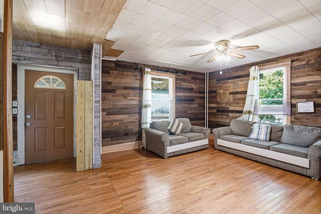127 E CHURCH ST, Blackwood, NJ 08012