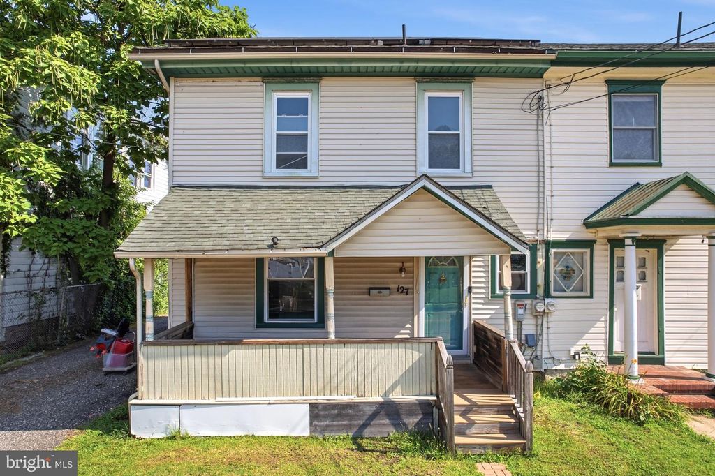127 E CHURCH ST, Blackwood, NJ 08012