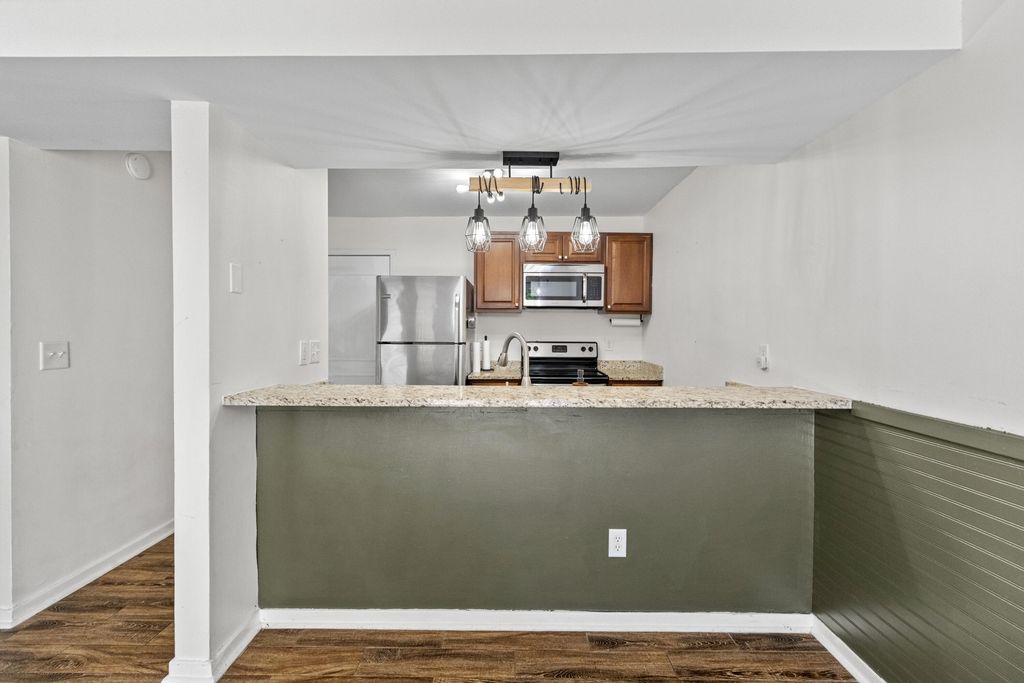 Image 9 of property listing at 7860 Wilderness Trail B, North Charleston, SC 29418