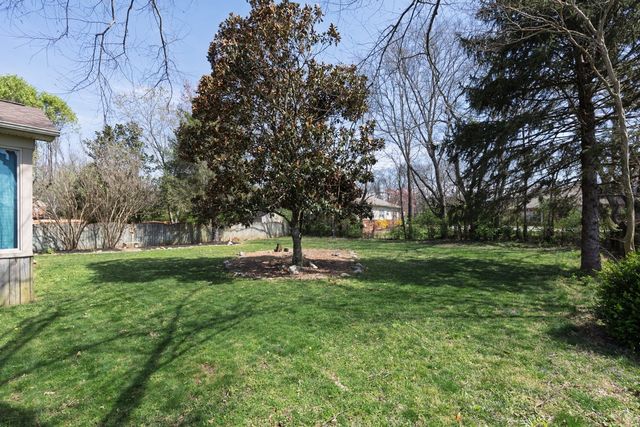 614 Winners Circle Pl, Thompsons Station, TN 37179