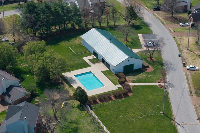 614 Winners Circle Pl, Thompsons Station, TN 37179