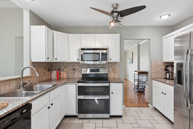 614 Winners Circle Pl, Thompsons Station, TN 37179