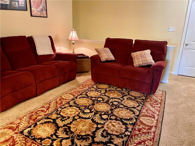 613 Old Glory Lane, Economy, PA 15042