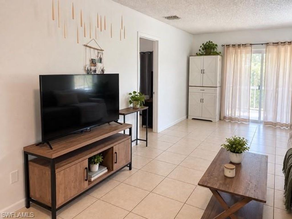 1017 SE 39th TER, CAPE CORAL, FL 33904 — photo 5
