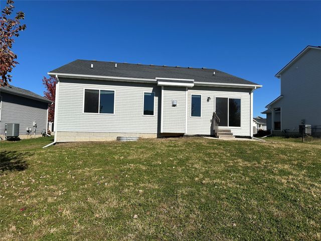 980 Juniper Drive, Carlisle, IA 50047