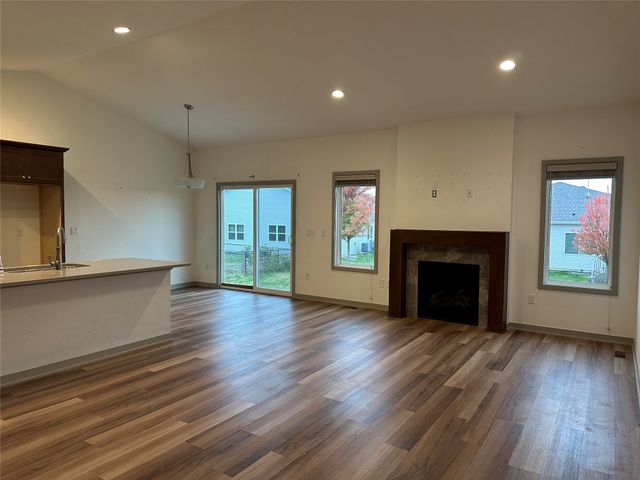 980 Juniper Drive, Carlisle, IA 50047