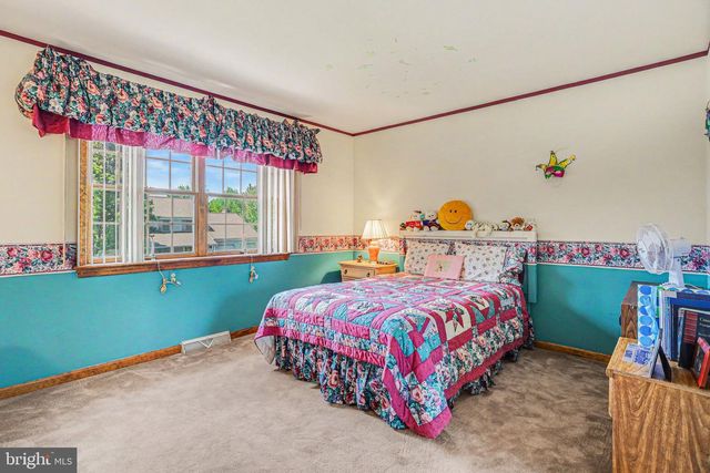1366 HICKORY RUN DR, Elizabethtown, PA 17022