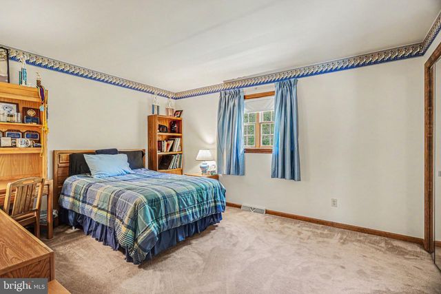 1366 HICKORY RUN DR, Elizabethtown, PA 17022
