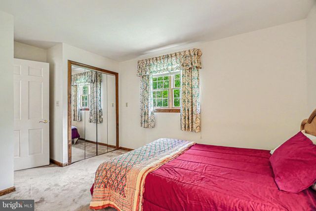 1366 HICKORY RUN DR, Elizabethtown, PA 17022