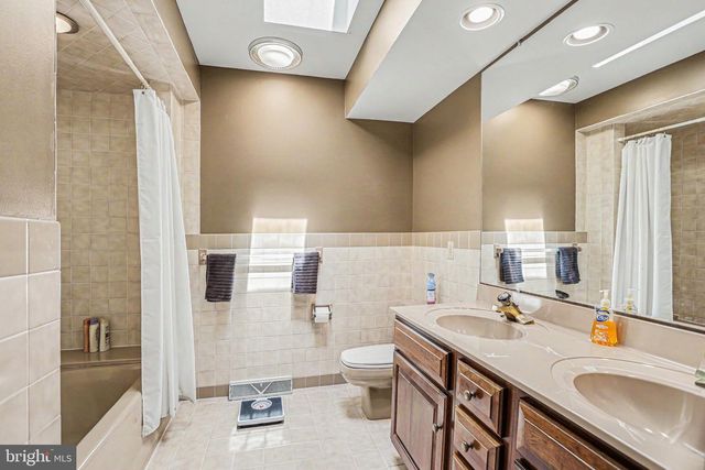1366 HICKORY RUN DR, Elizabethtown, PA 17022